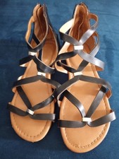 Kohl's Girl's Black Gold Gladiator Zip Back Sandals Slip Resistant Size 2