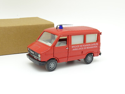 CPL11 VÉHICULES LÉGERS Sapeurs Pompiers 1/43 Hachette IVECO Daily EUR