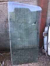 daihatsu fourtrak Back Door Window