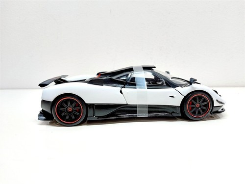 Pagani Zonda Cinque del 2009 - 1/18 MotorMax - Foto 5 di 7