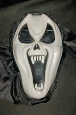 Easter Unlimited Scream Ghost Face Vampire Teeth Fun World Halloween Mask