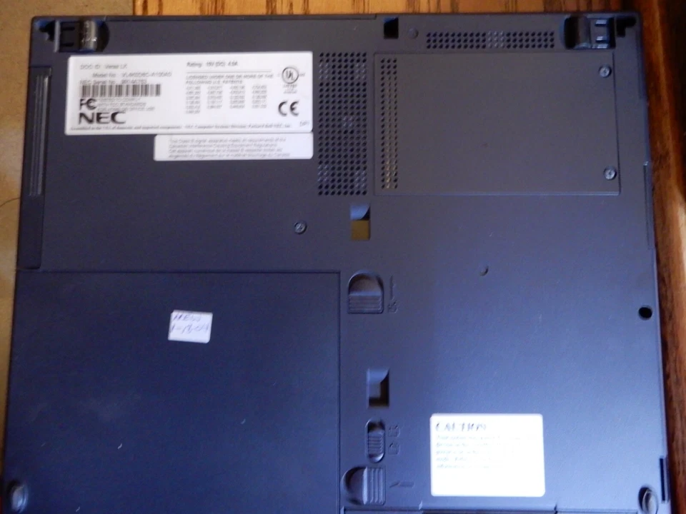 Computadora portátil NEC Versa LX con Windows XP Home Edition Foto 2 de 4