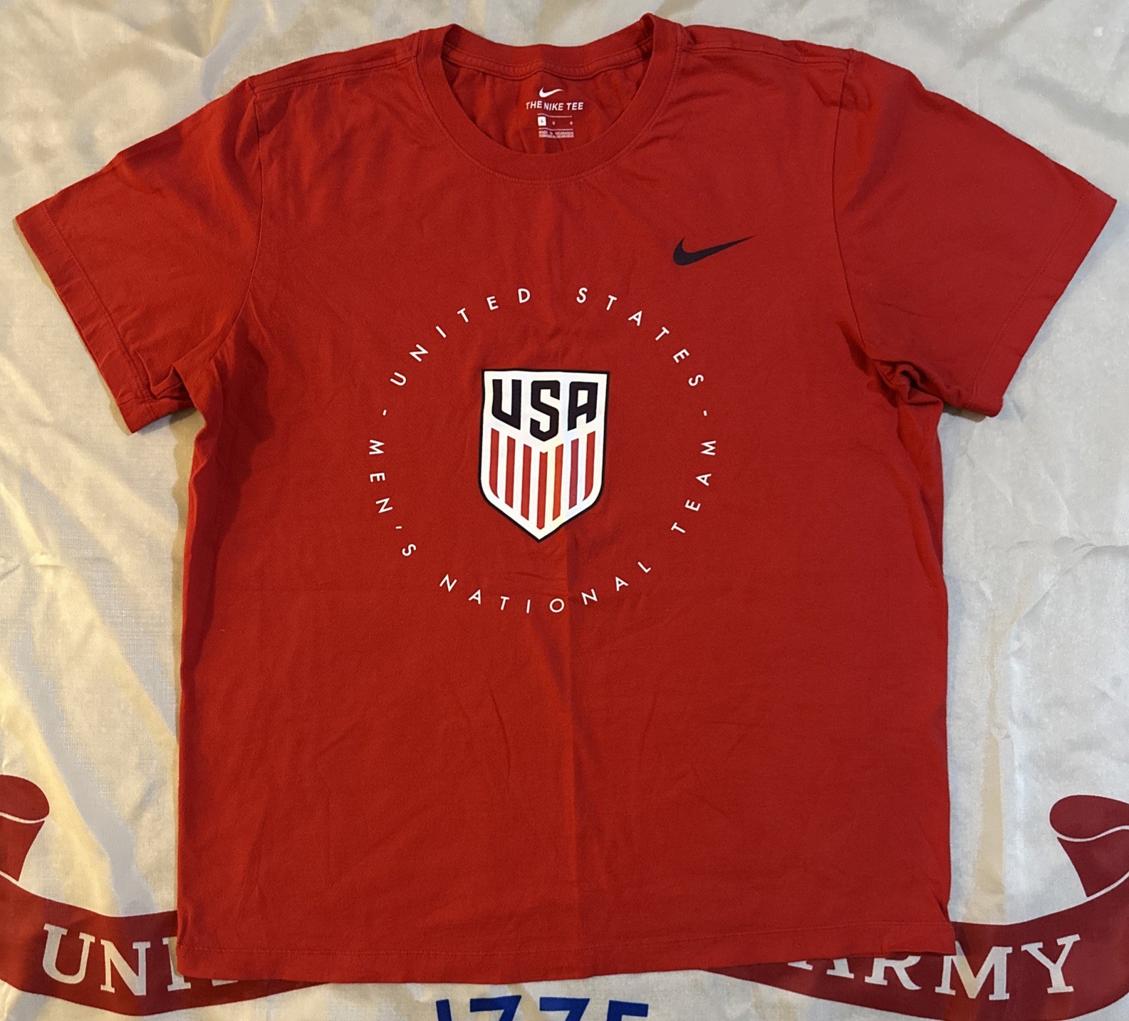 Nike USMNT Circle Logo Men’s Large Red Tee Team USA Soccer National Team T-Shirt