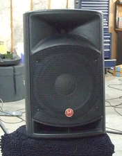 Harbinger V2112 12” driver and 1.35" compression driver, 600W Class-D amp, EQ