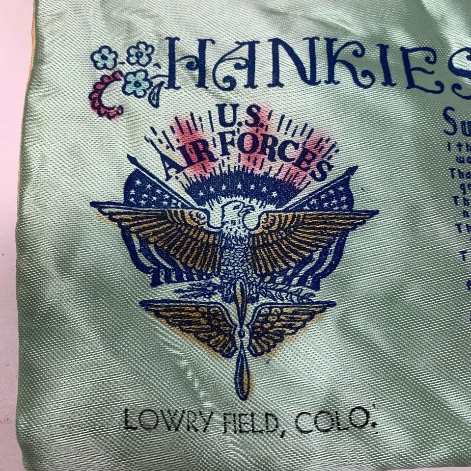 Pañuelo satinado vintage de la Segunda Guerra Mundial de la Fuerza Aérea de los Estados Unidos soporte "Cariño" poema USAF Foto 2 de 4