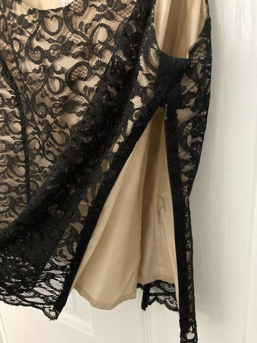 Tahari Beautiful Black Lace Sleeveless Top. Size 12 Cruise,Races Holiday. - Picture 2 of 4