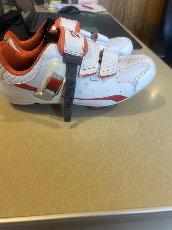 Zapatos de ciclismo Peloton para mujer talla 40 rojos/negros Foto 2 de 4