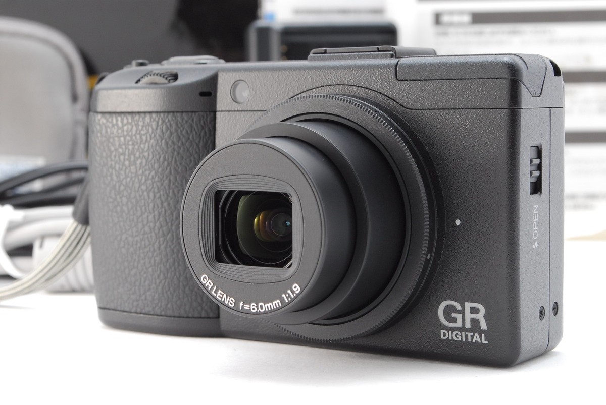 GR digital Ⅲ English OK [MINT SH:950] RICOH GR DIGITAL iii 10.0MP Digital