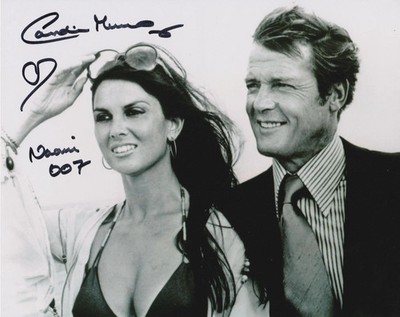 CAROLINE MUNRO ''NAOMI''   Original James Bond 007 Autogramm mit COA ~ TSWLM 1977