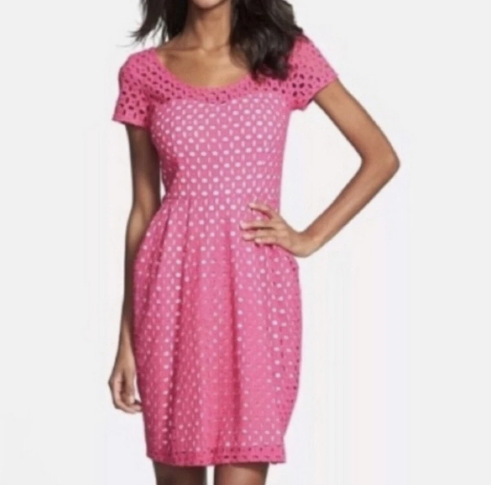 Bestey Johnson 粉色白色孔眼蕾丝甜心连衣裙 6 码派对连衣裙 — 第 3/4 张图片