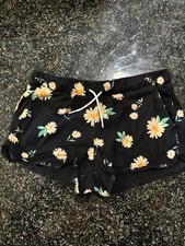 Old Navy Kids Girls Size Large 10-12 Dolphin-Hem Cheer Shorts Black Floral