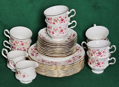 Engl. Rosen Tee- oder Kaffee Service Queen Anne Cascade Roses 32 Teile