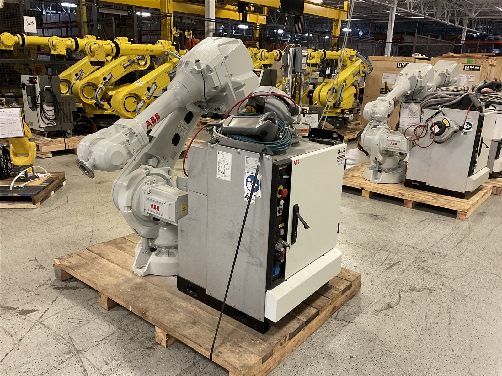 ABB ROBOT IRB4600-60/2.05 WITH CONTROLLER IRC5 SN: 4600-104336