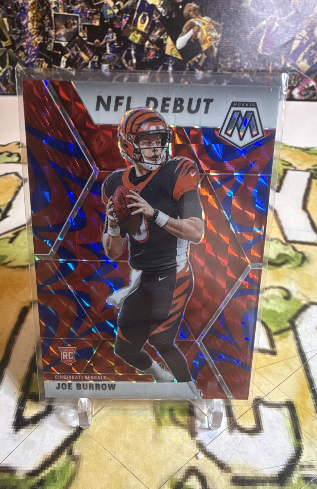 2020 Panini Mosaic - NFL Debut Joe Burrow #261 Reactive Blue Mosaic Prizm (RC)