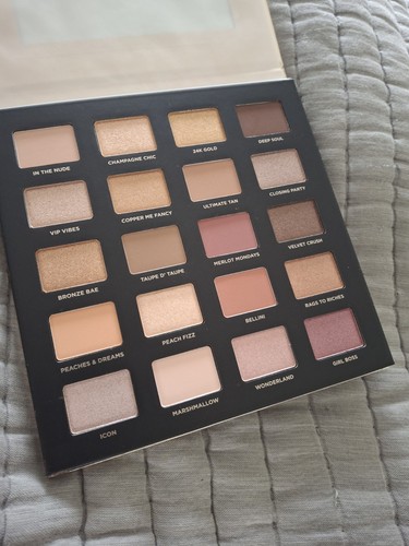 Iconic London Day to Slay Eyeshadow Palette Never Used - Picture 2 of 5