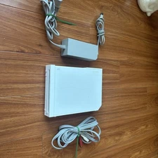 (#51).Nintendo Wii RVL-001 Home Console - W/ Cables + AV cables.