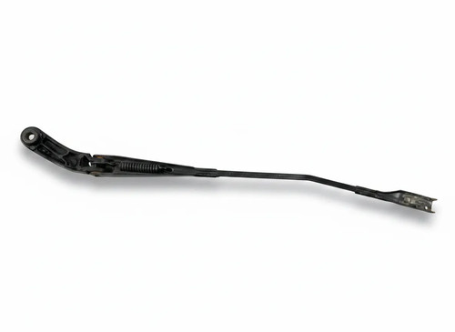 Rear wiper blade arm