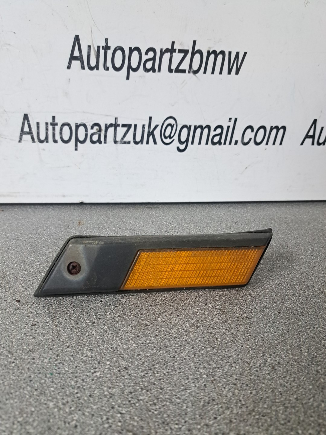 1984 BMW E30 3 SERIES 2 DR FRONT RIGHT INDICATOR OEM 1367804 #9B3