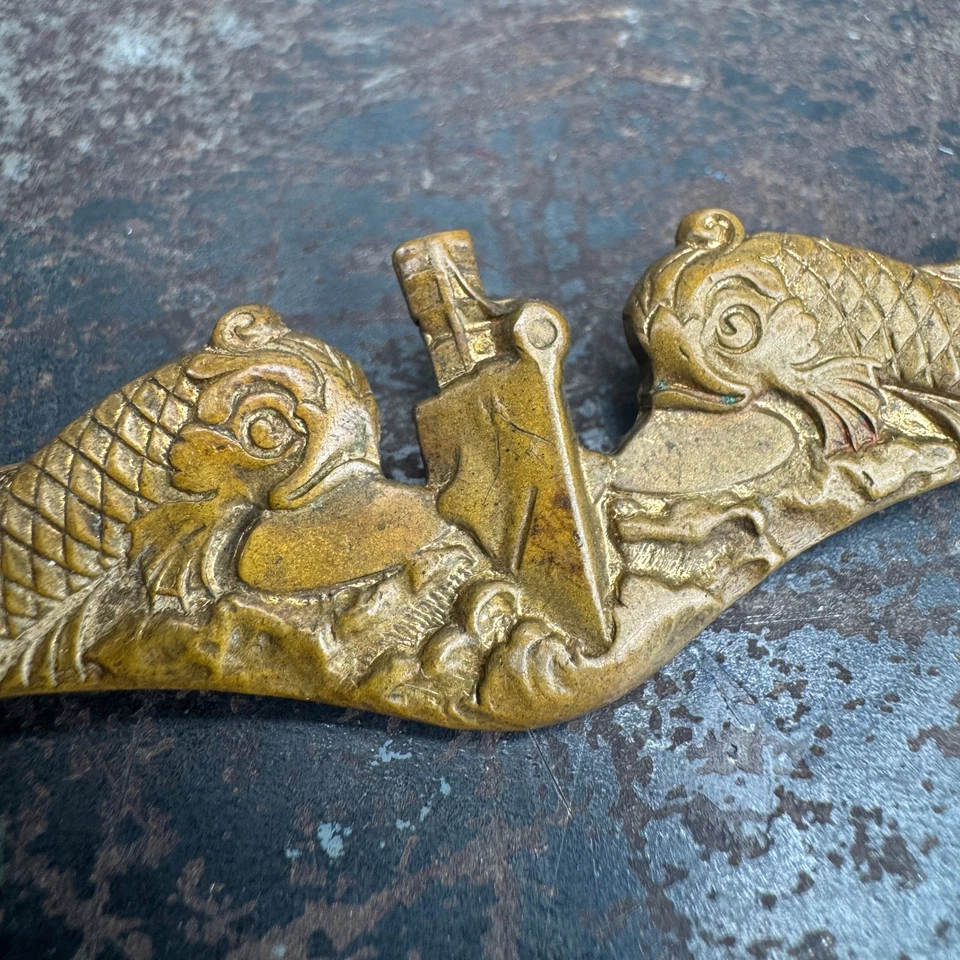 Insignia de submarino de oficiales estadounidenses de la Segunda Guerra Mundial de colección con delfines MEYER METAL - 2,75"  Foto 3 de 4