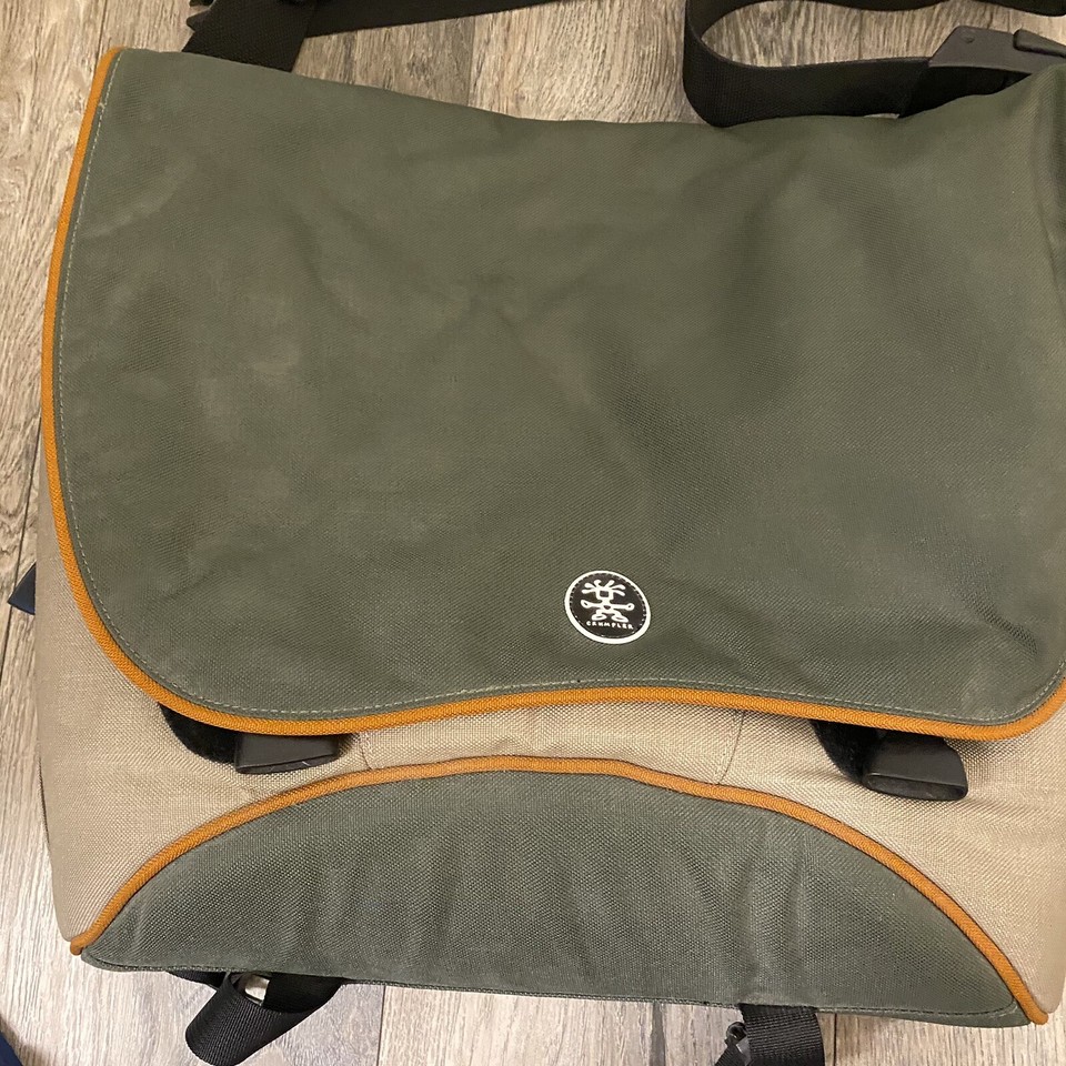 Crumpler Messenger Bag Wack-o-Phone Padded Carry On Padded Laptop ...