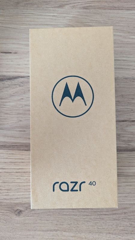 Motorola Razr 40 Raisin Mobile Pliable Haute Autonomie