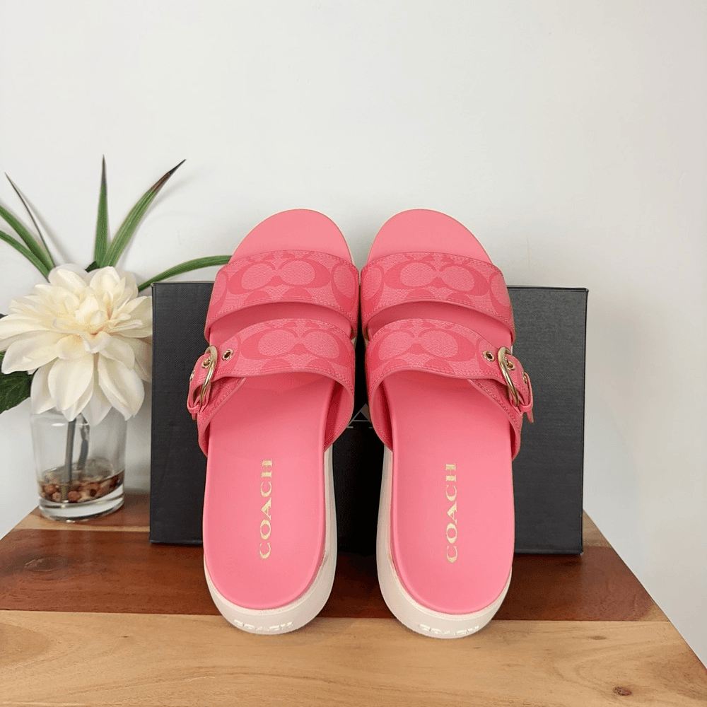 NWT Coach Gwen Signature Sandal size US5B