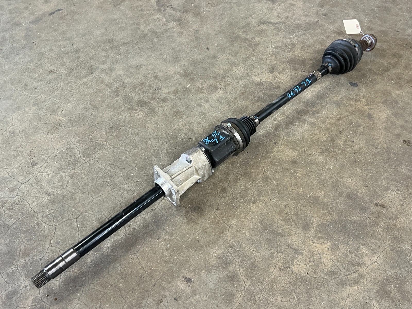 ⭐2014-2017 MASERATI QUATTROPORTE FRONT LEFT DRIVERS AXLE SHAFT HALF OEM LOT2638