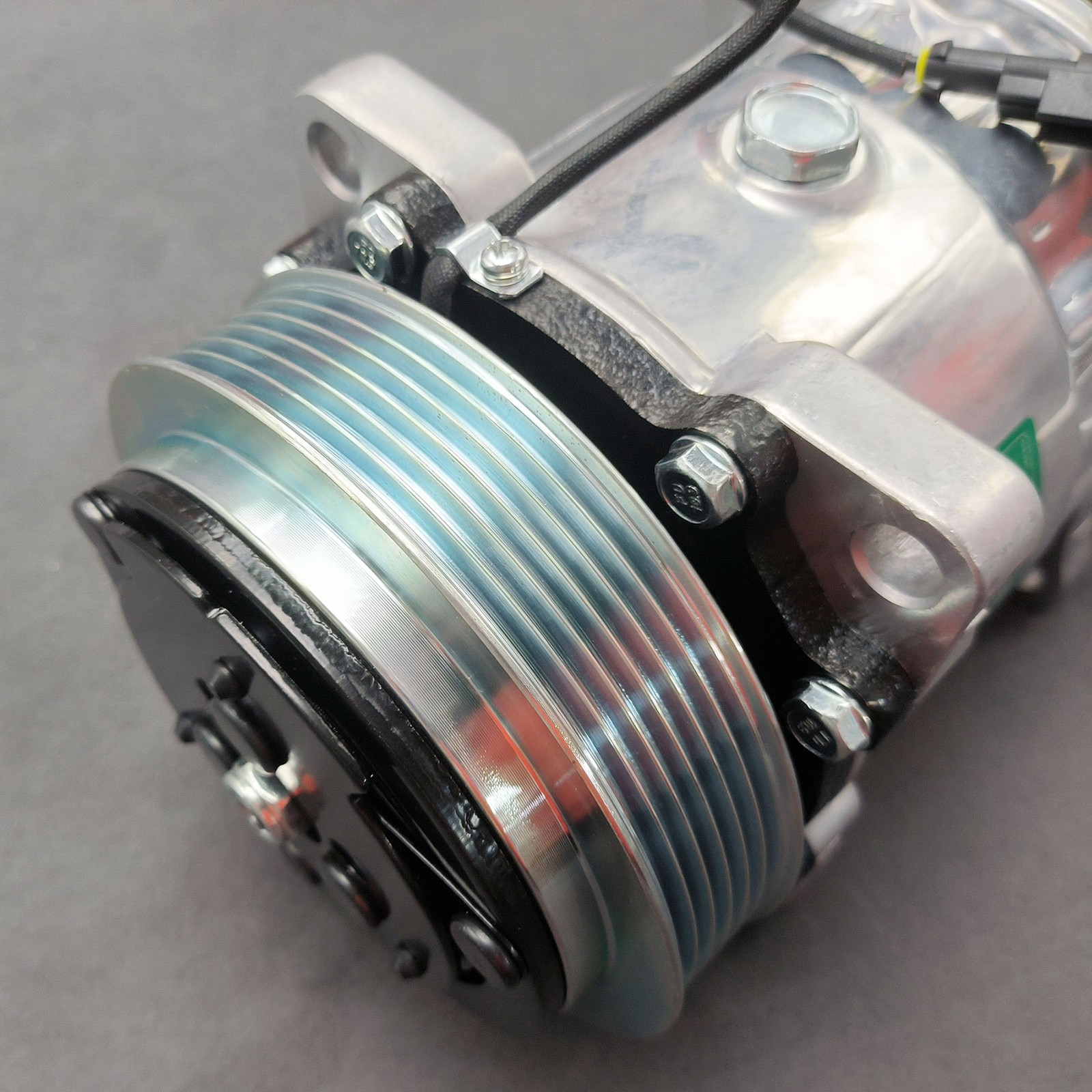 Ferrari 456 1998 Compressor with bracket P/N 154676