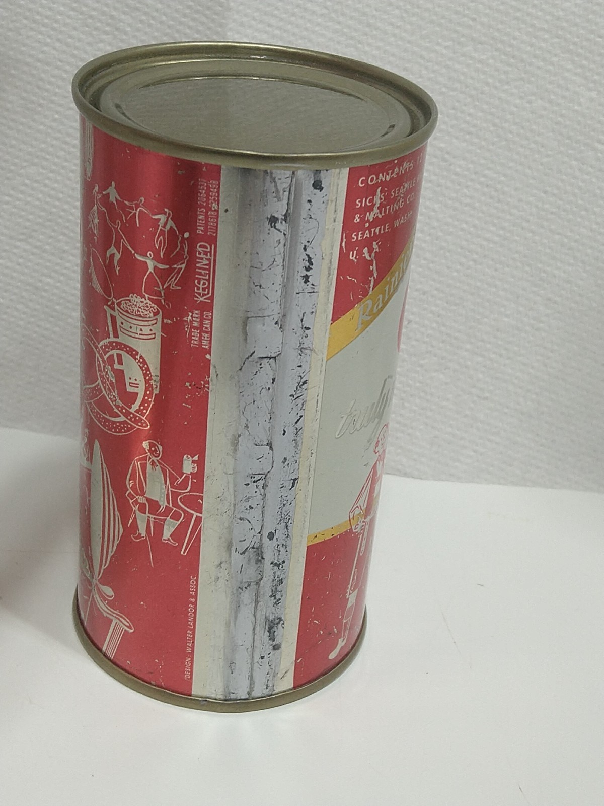 Red Rainier flat top Beer Can (Guy holding beer Stein, pretzels)