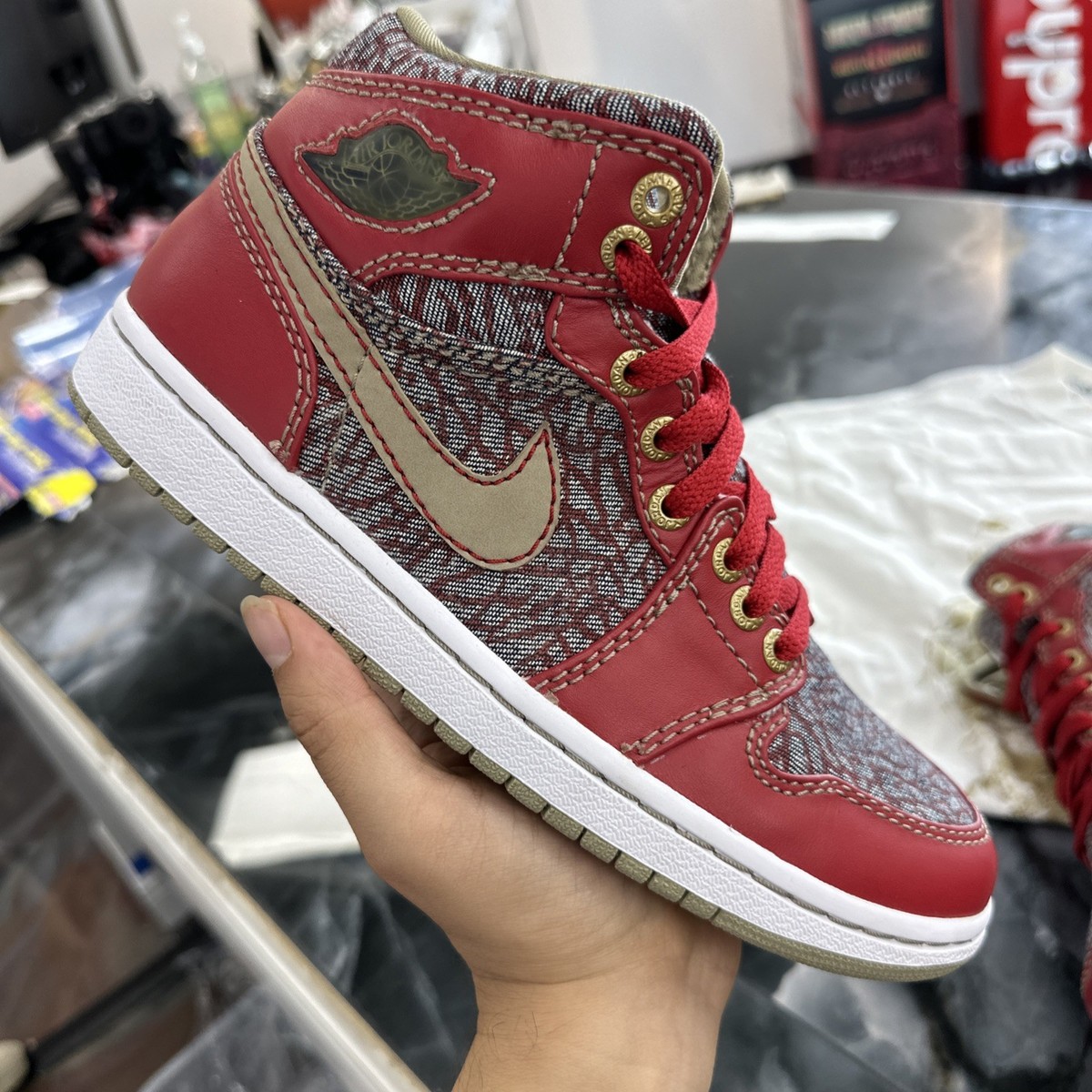 Levi's x Air Jordan 1 Retro 23/501 Denim Pack Size 8 Shirt And