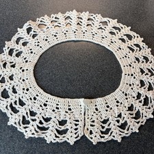 Vtg Women's Ivory Crochet Collar Heart Button Chain Stitch Preppy Grandmacore