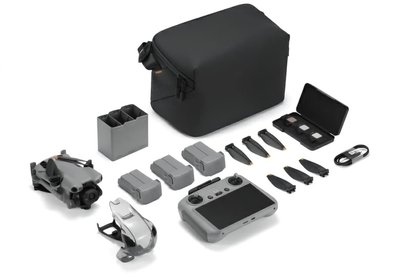 DJI Mini 5 Pro Fly More Combo with rc2  *Brand New Sealed*