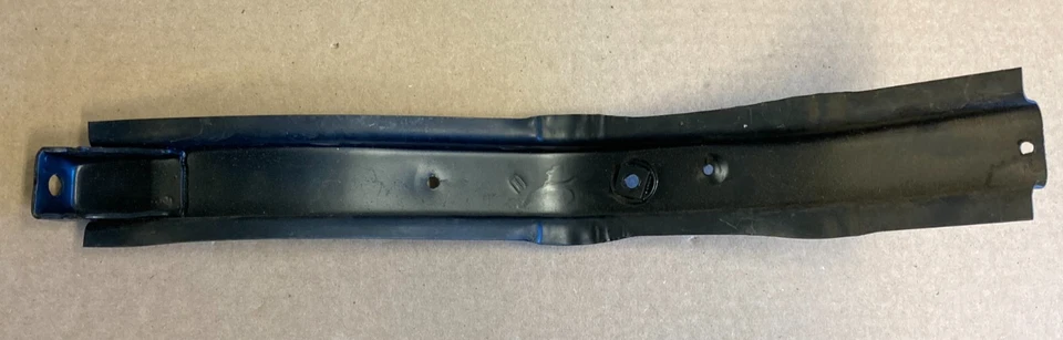 Chevrolet Bel Air Nomad 1957 soporte de soporte de parrilla a parachoques OEM 3731219 Foto 4 de 4