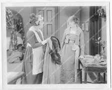 o18820 1918 orig photo Mae Marsh and the maid silent film The Racing Strain orp-