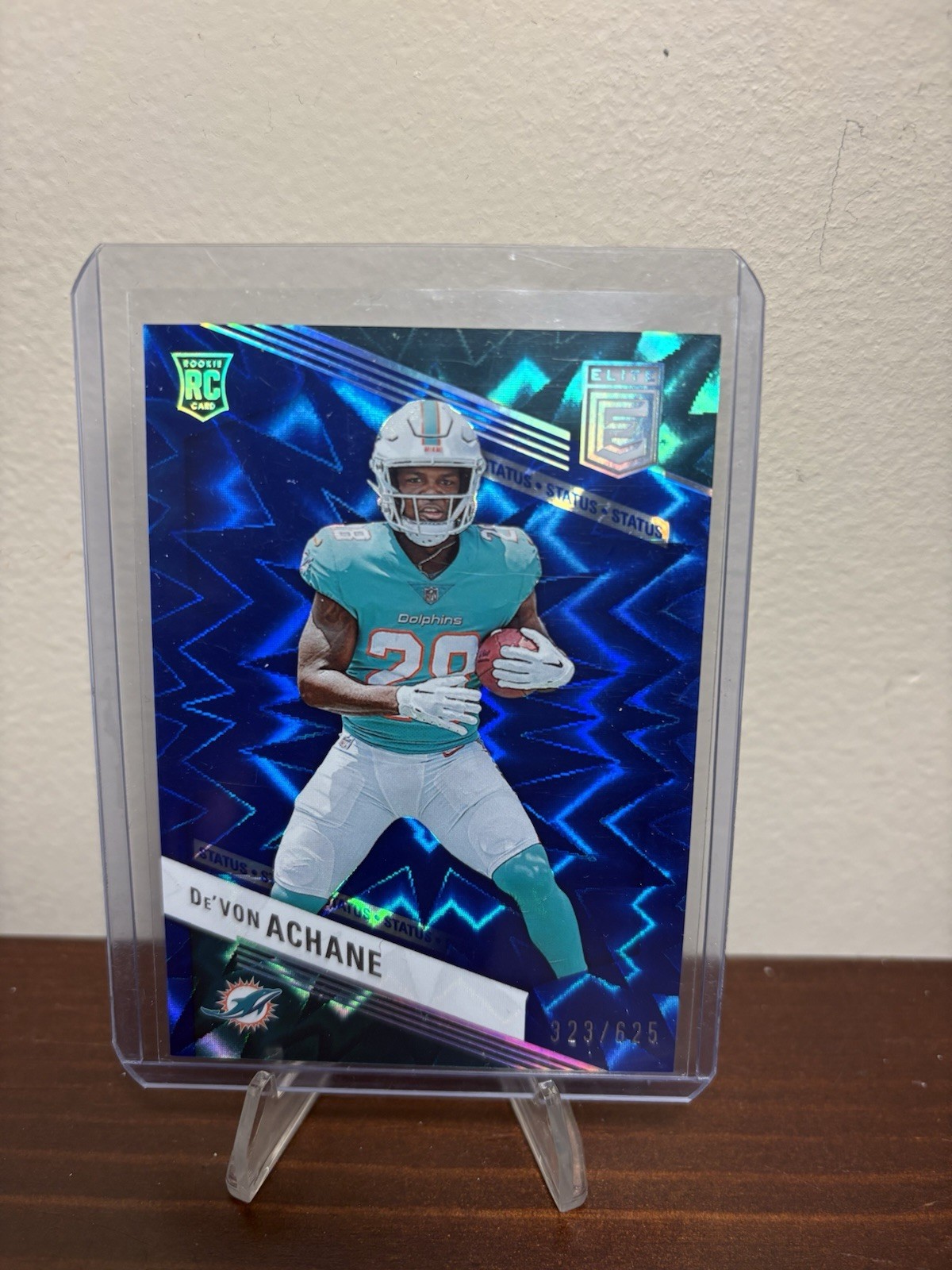 2023 Panini Donruss Elite -Rookies De'Von Achane #132 Status Explosion /625 (RC)