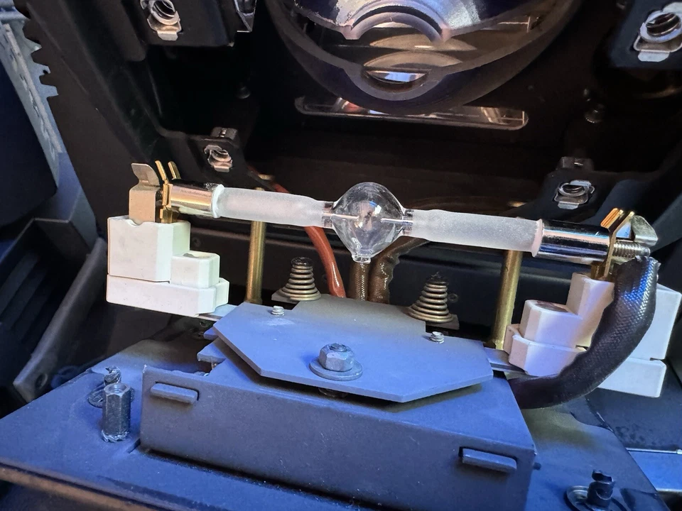 Martin Mac 700 Profile Wash CMY DMX Moving Head Spot Fixture Lamp HTI 700 D4/75 - Image 3 of 4