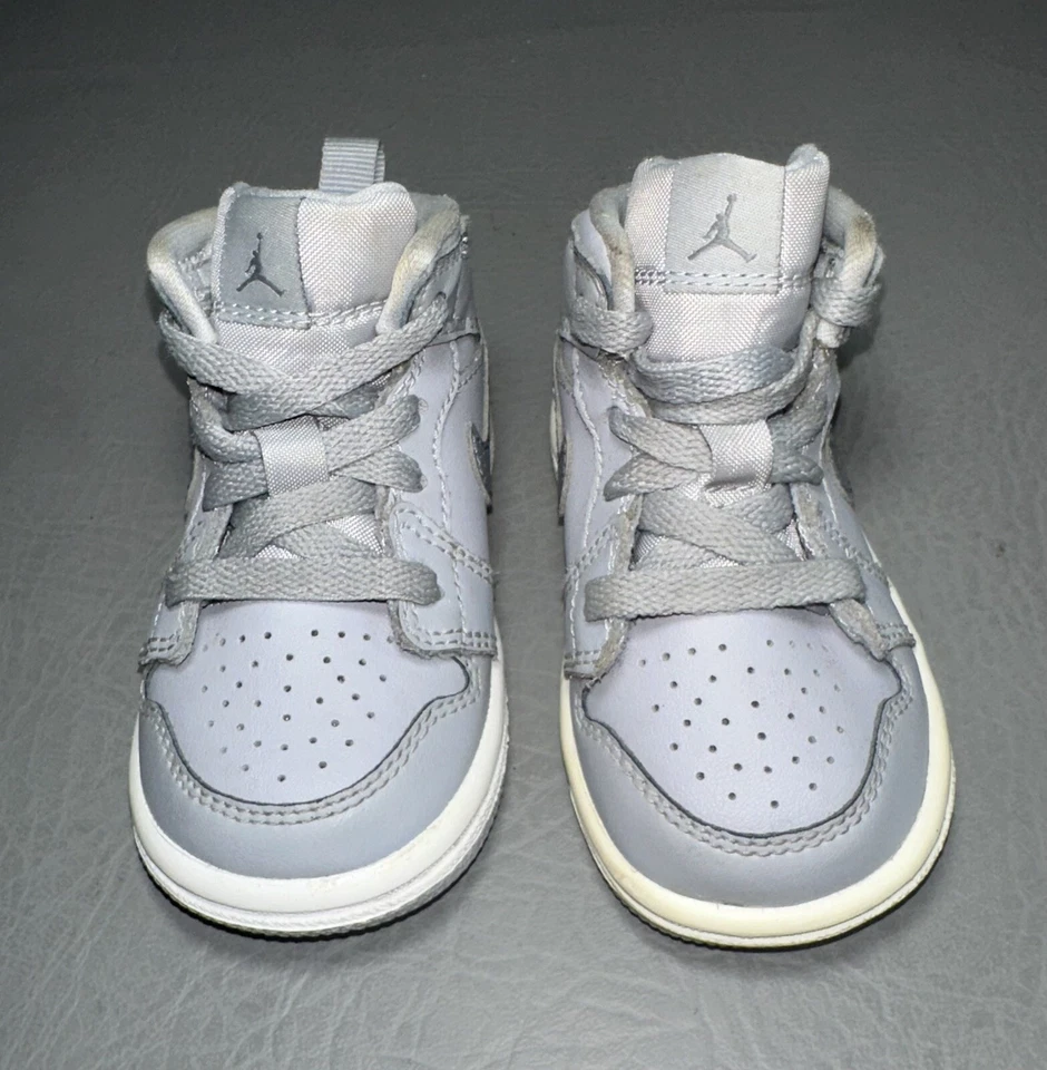Nike Air Jordan 1 Mid Retro Gris Blanco Tenis Niño Pequeño Talla 4C - 640735-033 Foto 3 de 4