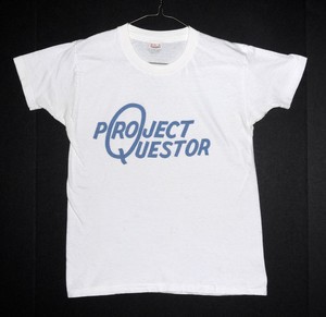 STAR-TREK-CREATOR-GENE-RODDENBERRY-039-S-TV-MOVIE-039-THE-QUESTOR-TAPES-039-T-SHIRT-RARE