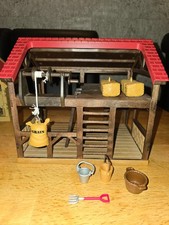 Sylvanian Families Highfields Barn playset - Good condition