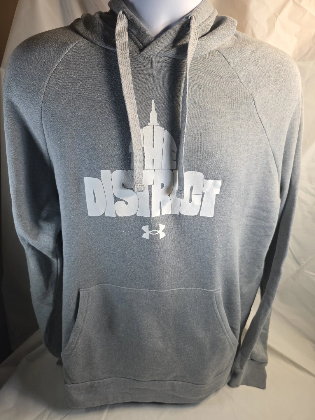 Under Armour Loose Fit THE DISTRICT Hooded Sweatshirt MENS Size Medium
Opens in a new window or tab
