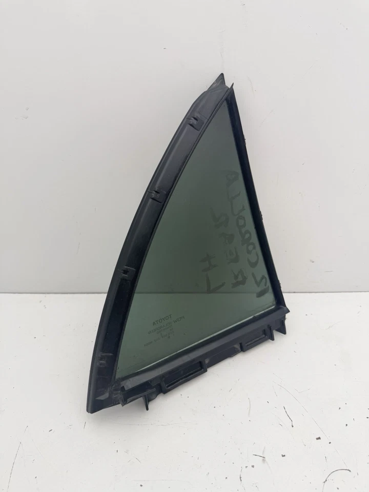 09-13 TOYOTA COROLLA OEM LEFT DRIVER SIDE REAR QUARTER VENT GLASS 68189 02120 Foto 2 de 4