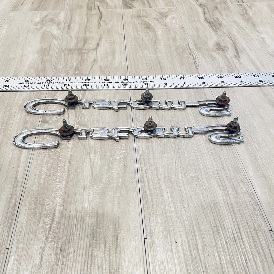 1968 69 PONTIAC TEMPEST CUSTOM S FENDER ЭМБЛЕМА OEM 9794874 GM пара комплект значков - Изображение 4 из 4