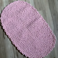 Rag Rug Handmade 20 x 32 Solid Pink Cotton Scalloped Edge
