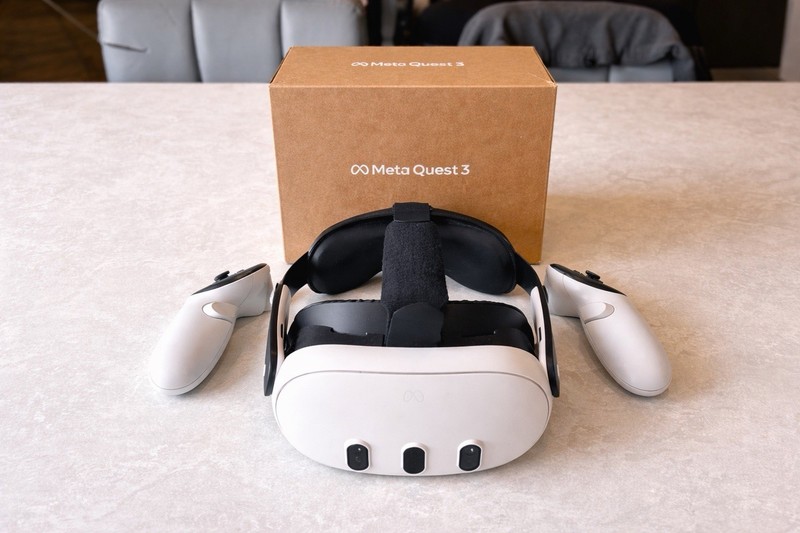 Meta Quest 3 512GB Boxed with Two Facial Interfaces Very Good Condition