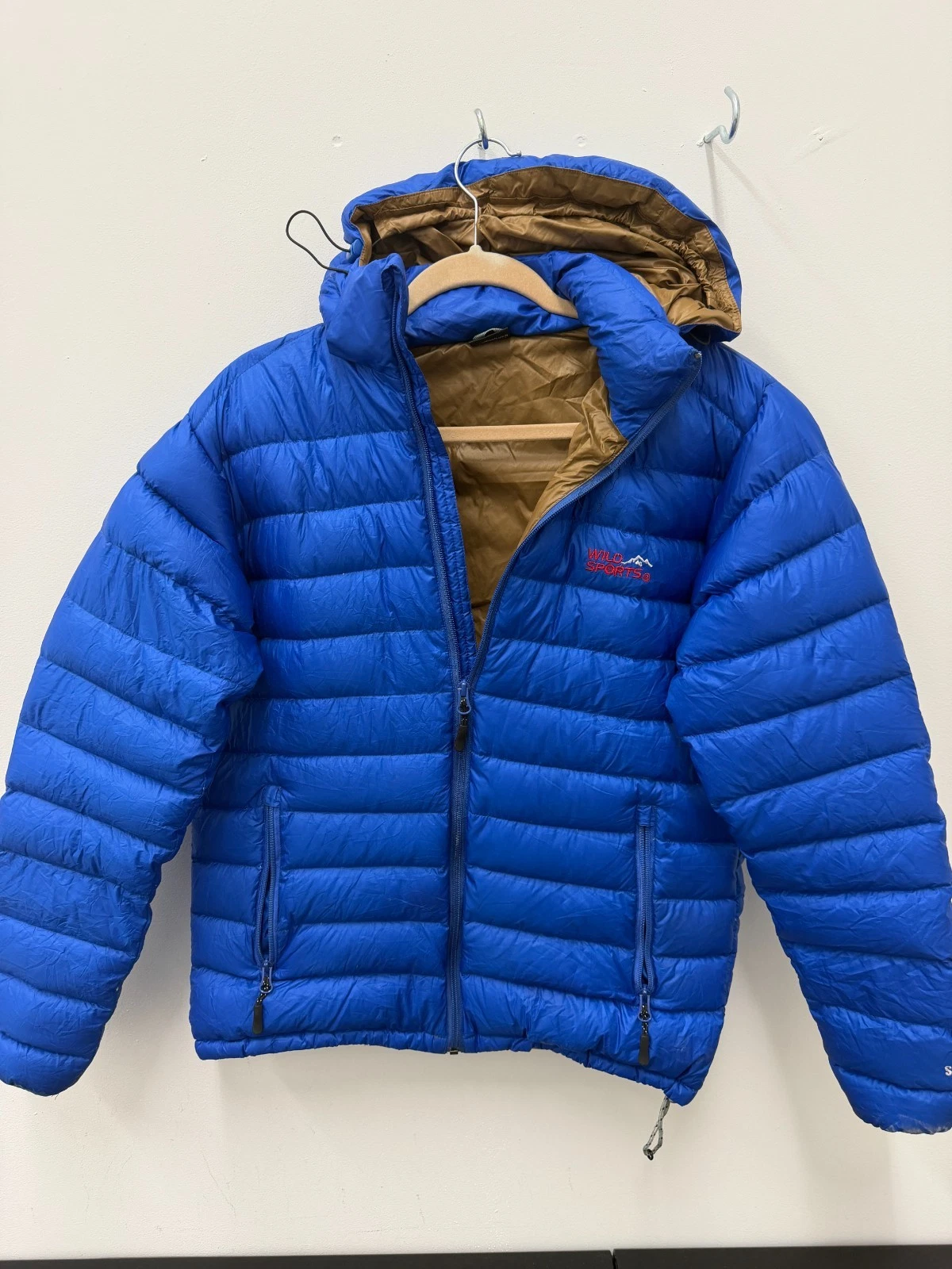 Wild Sports 900 Super Down Jacket Men's M Blue 700 Fill Hooded Puffer Nepal - product detail image 1