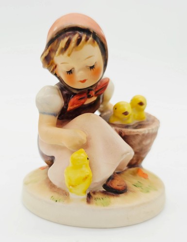 Hummel Figurine “Chick Girl” 57/0 – 3-1/2” TMK-4 Goebel Chickens in a Basket - Picture 6 of 13