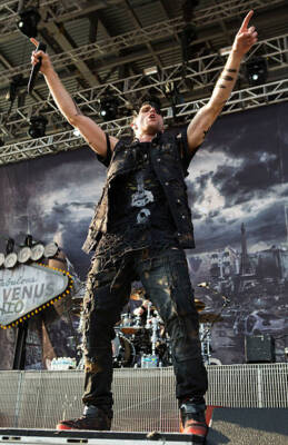 Matt Walst of Three Days Grace at 2013 Rock On The Range at Columb- Old Photo 7