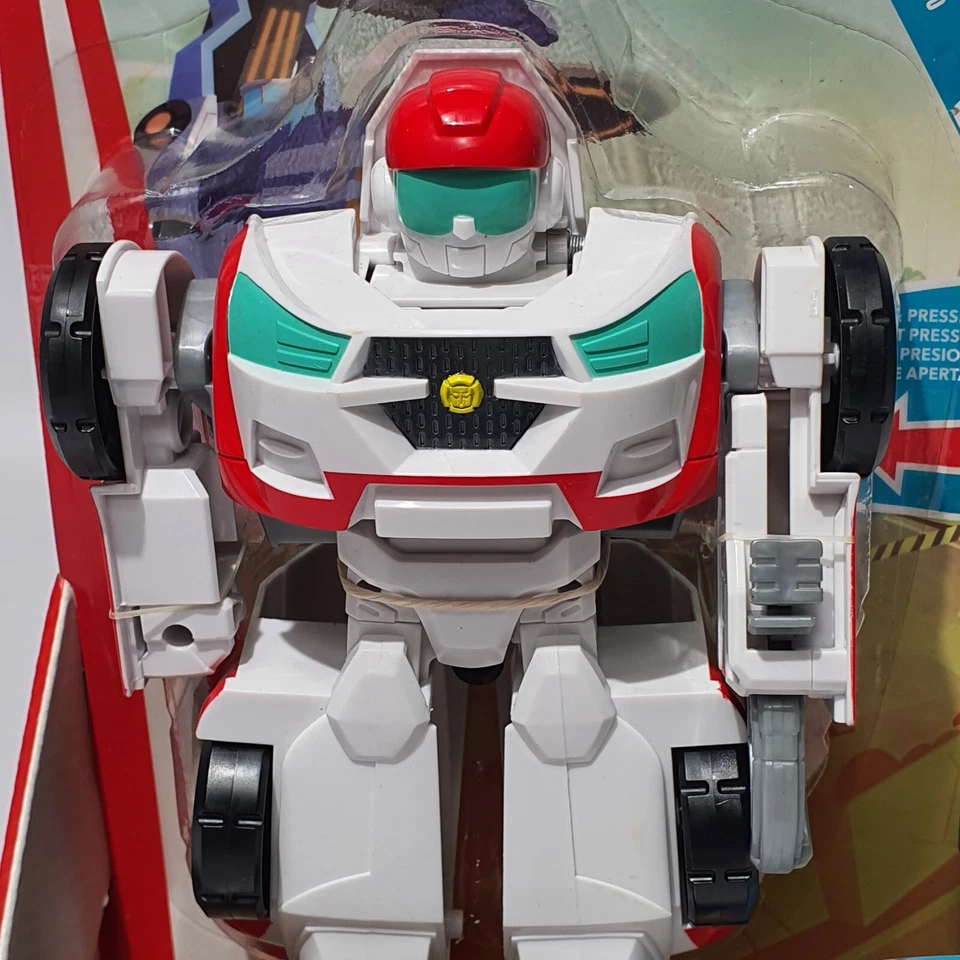 Playskool Heroes Transformers Rescue Bots Academy MEDIX THE DOC BOT figure NEW - Image 3 of 4