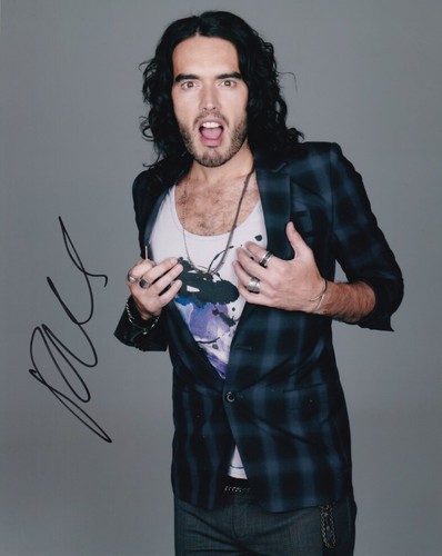 RUSSELL BRAND signed Autogramm 20x25cm THE TEMPEST in Person autograph COA