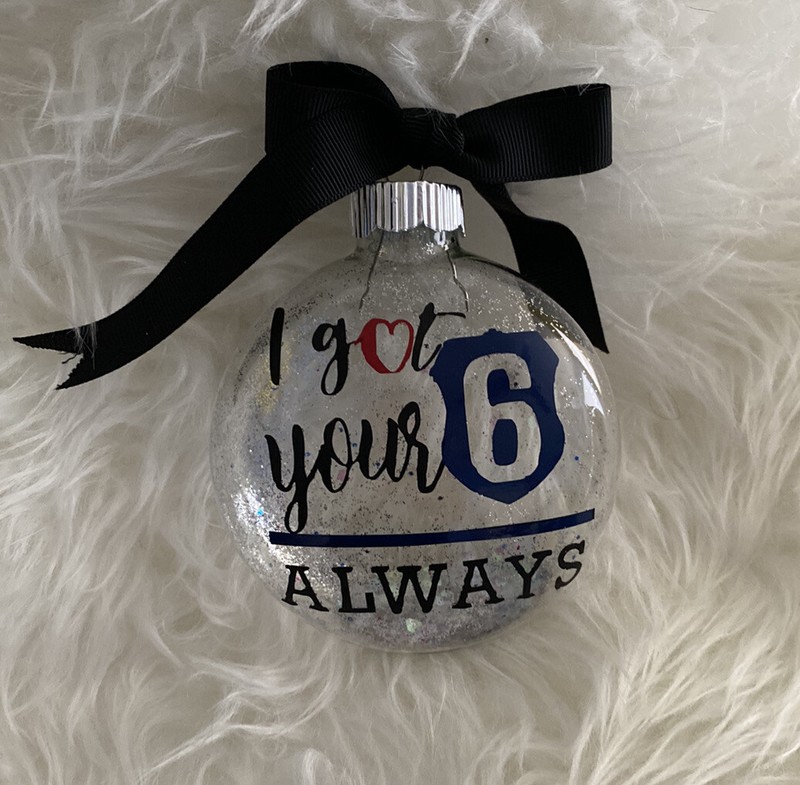 BLUE LIVES MATTER , BACK THE BLUE POLICE ORNAMENT GLITTER APPROX 4”DIA